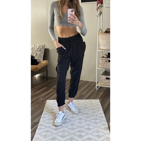 0102. Aerie Black Smocked Waist Casual Joggers - Picture 1 of 7